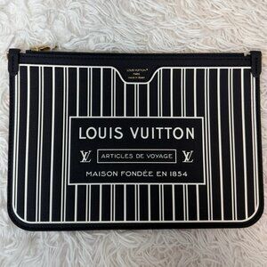 LOUIS VUITTON Calfskin Neverfull Inside Out MM Pochette in Navy Blue